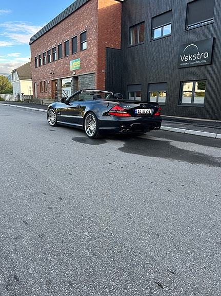 Mercedes-Benz SL63 7 of 26