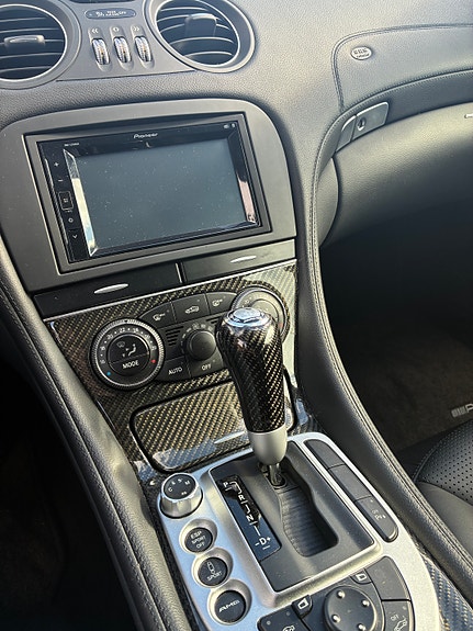 Mercedes-Benz SL63 18 of 26