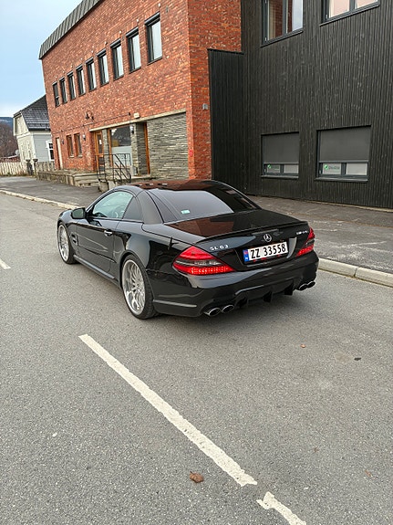 Mercedes-Benz SL63 4 of 26