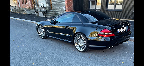 Mercedes-Benz SL63 11 of 26
