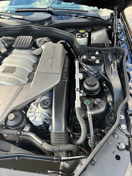 Mercedes-Benz SL63 23 of 26