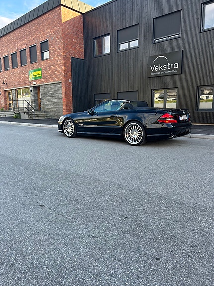 Mercedes-Benz SL63 10 of 26