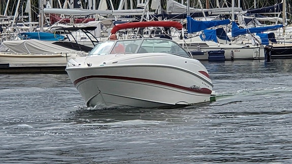 Maxum 2400 SC Day cruiser, motor gått 375 timer - 1 eier Mulighet for båtplass. 3 of 15