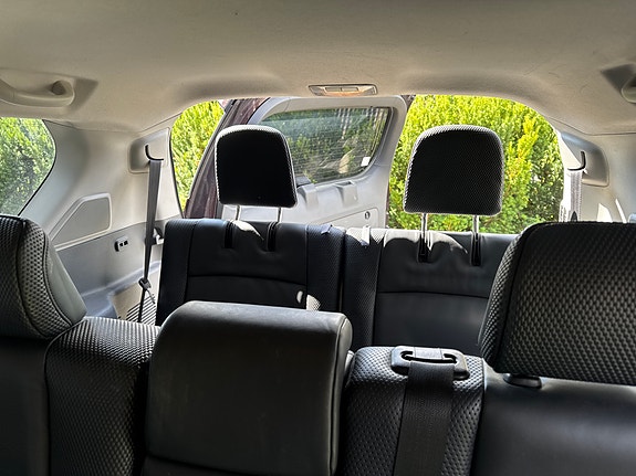 Toyota Land Cruiser 8 of 29