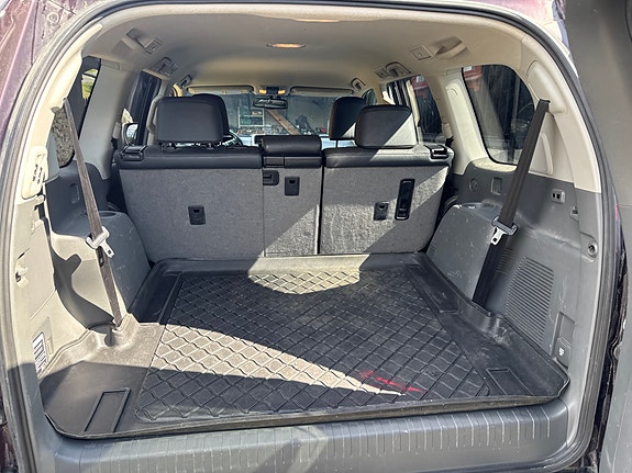 Toyota Land Cruiser 4 of 29