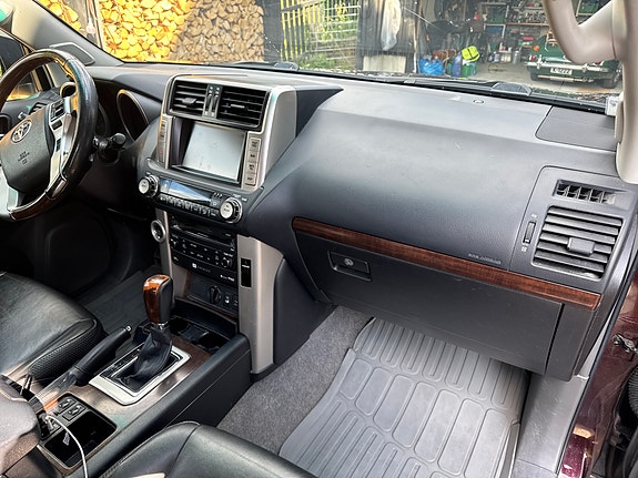 Toyota Land Cruiser 13 of 29