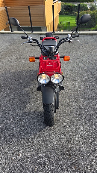 Honda Zoomer 2 of 12