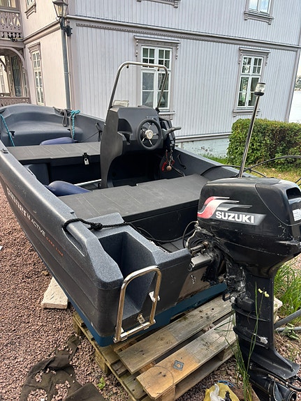 Pioner 14 Active darkline med 30 hk Suzuki m/el start og styre konsoll 2 of 7
