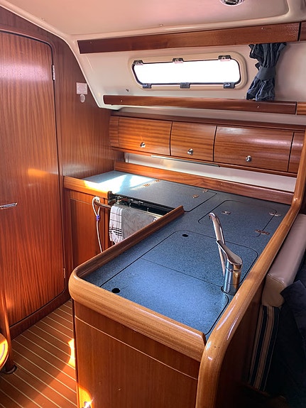 Pen og velholdt Bavaria 36 Cruiser AC 11 of 30
