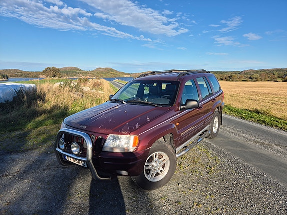 Jeep Grand Cherokee 2 of 5