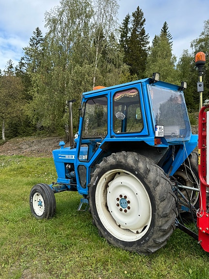 Ford 4600 3 of 16