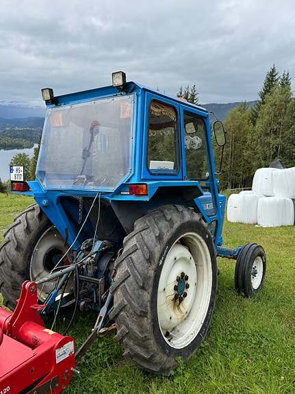 Ford 4600 4 of 16