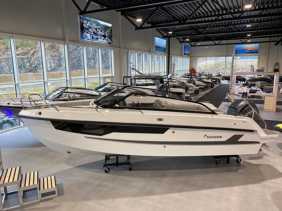 YAMARIN 67DC MED YAMAHA F225 XCB V6 -2024/2026 MOD. -VISNINGSBÅT, MYE UTSTYR!