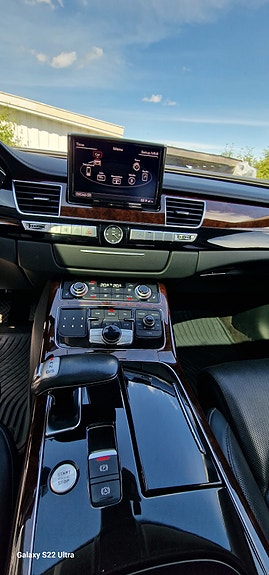 Audi A8 8 of 9