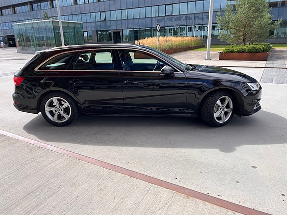 Audi A4 5 of 30