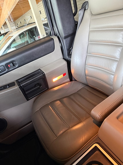 Hummer H2 19 of 25