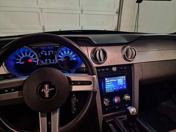 Ford Mustang 24 of 30