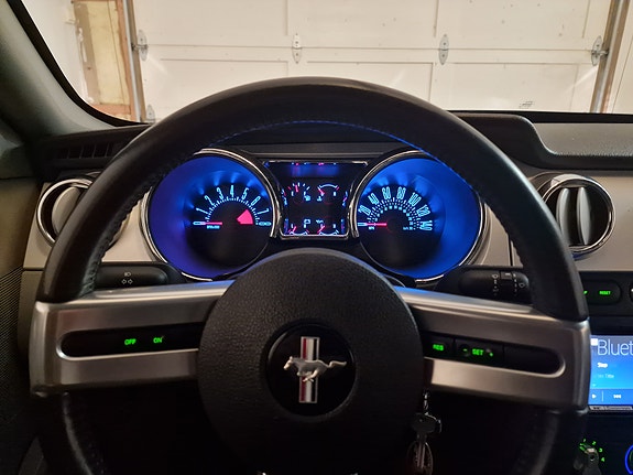 Ford Mustang 25 of 30