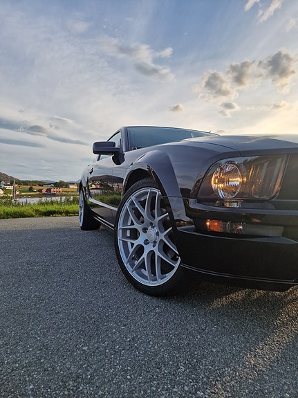 Ford Mustang 7 of 30
