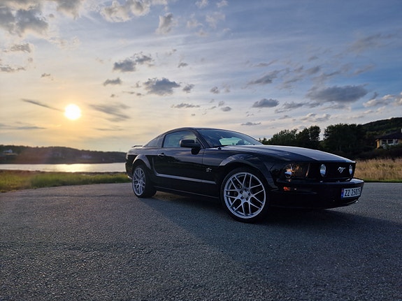 Ford Mustang 10 of 30