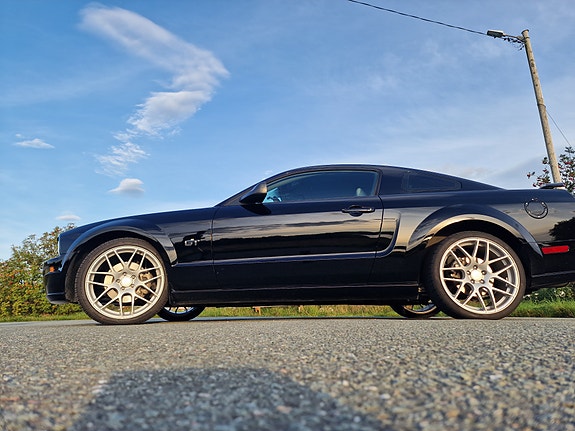 Ford Mustang 15 of 30