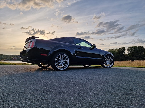 Ford Mustang 5 of 30