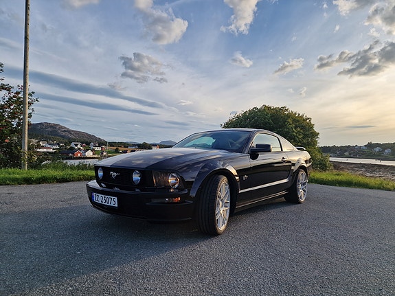 Ford Mustang 2 of 30