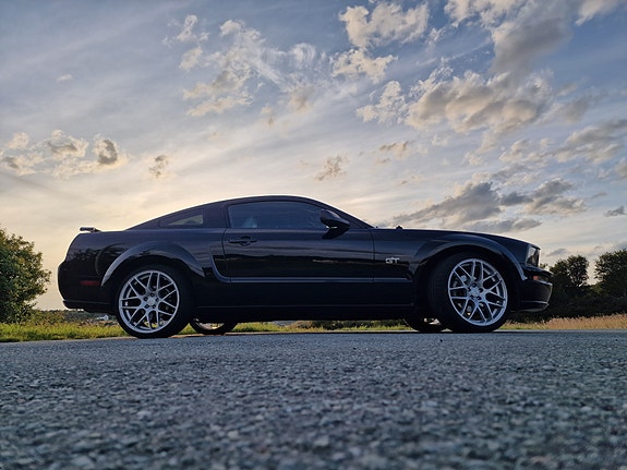 Ford Mustang 14 of 30