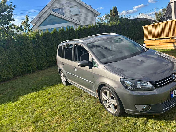 Volkswagen Touran 4 of 9
