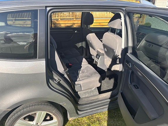 Volkswagen Touran 9 of 9