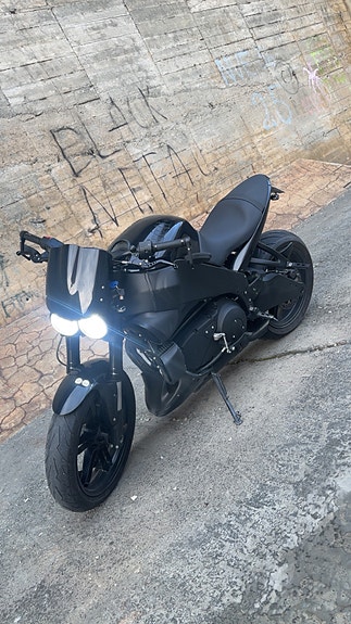 Buell XB12 city crossing 3 of 5