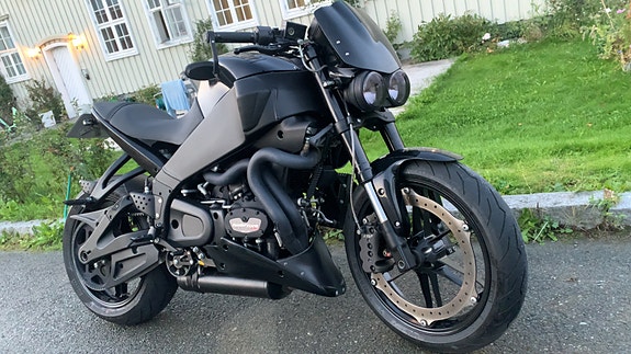 Buell XB12 city crossing 7 of 8