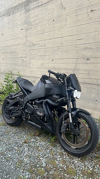Buell XB12 city crossing 4 of 5