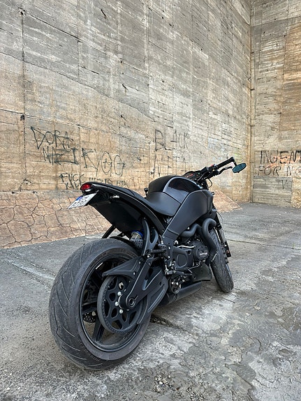 Buell XB12 city crossing 5 of 5