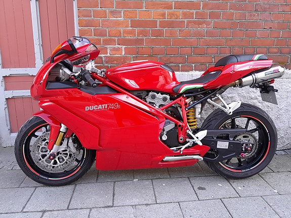 Ducati 749S 4 of 10