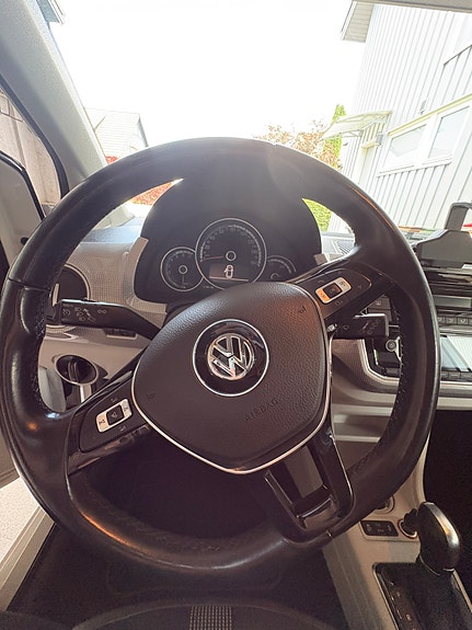 Volkswagen UP! 17 of 28