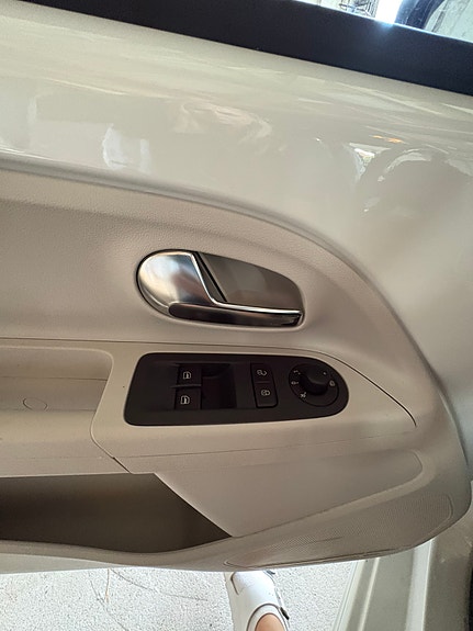 Volkswagen UP! 16 of 28