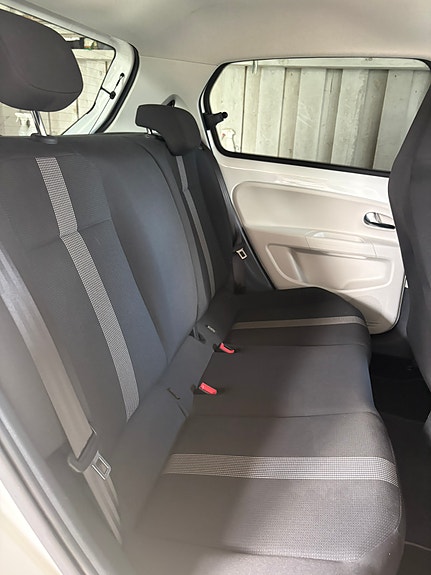 Volkswagen UP! 12 of 28
