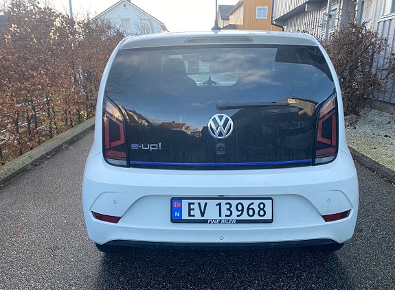 Volkswagen UP! 21 of 28