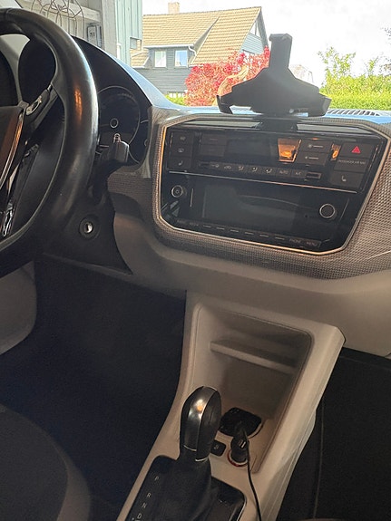 Volkswagen UP! 11 of 28