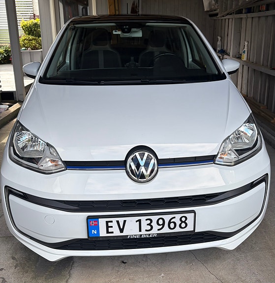 Volkswagen UP! 2 of 28