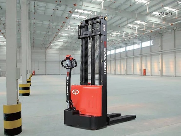 EP EST122 (1200 KG kapasitet) - NY elektrisk pallestabler, utmerket til seksjons lagre, eller andre små og større lagre  / varehus. Ta kontakt så finner vi en maskin som dekker deres behov! Lagervare!