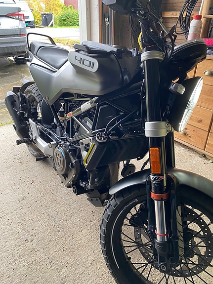 Husqvarna Svartpilen 401 8 of 11