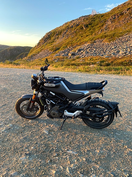 Husqvarna Svartpilen 401 2 of 11