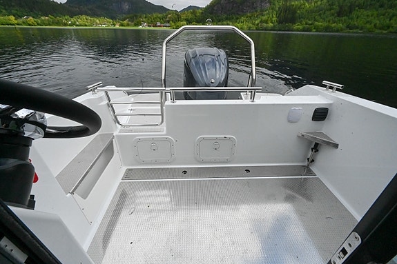 KUPP! Fabrikkny Buster Cabin + Yamaha F225XCB 5 of 5