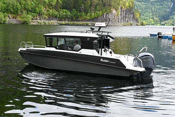 KUPP! Fabrikkny Buster Cabin + Yamaha F225XCB 4 of 5