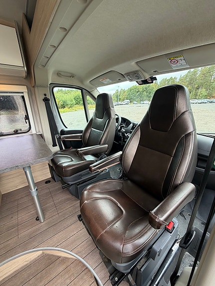 Weinsberg 600 Carabus - Family - Køyesenger 12 of 24