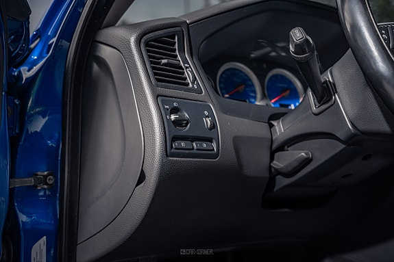Volvo V70 13 of 30