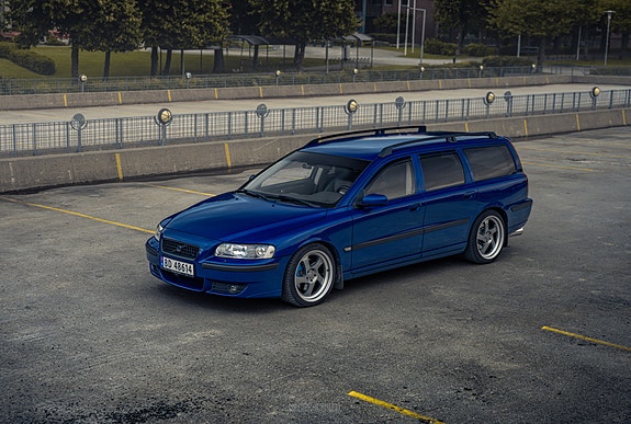 Volvo V70 2 of 30