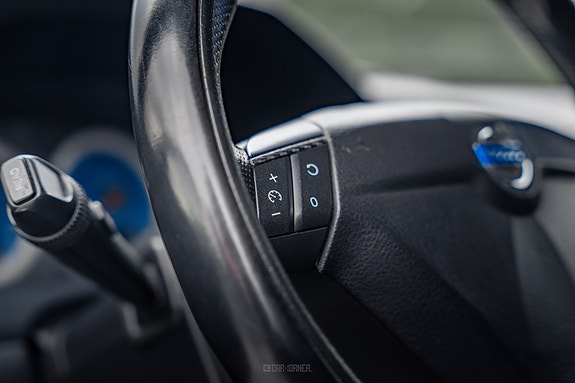 Volvo V70 15 of 30